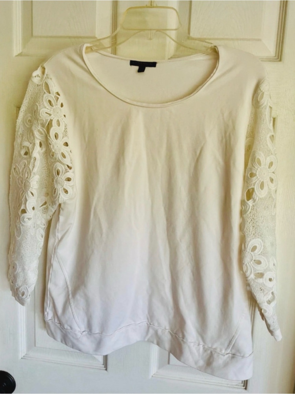 SOLD///Alberto Makali White Lace Sleeve Sweatshirt cotton summer shirt minimalis